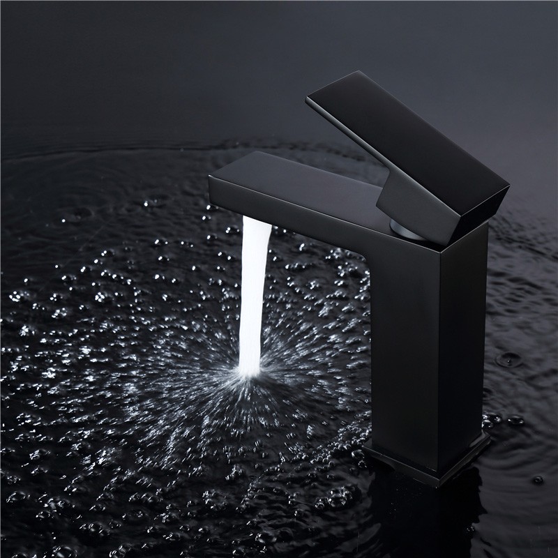 Смеситель ABBER Daheim AF8210B для раковины, черный матовый