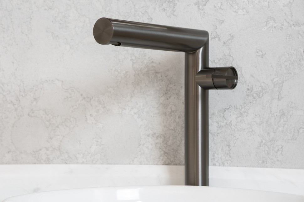 Смеситель ABBER Perfekte 316 AF8A11BGG-L для раковины, брашированная оружейная сталь