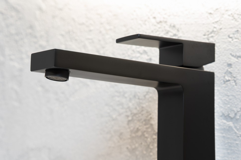 Смеситель ABBER Daheim AF8211B для раковины, черный матовый