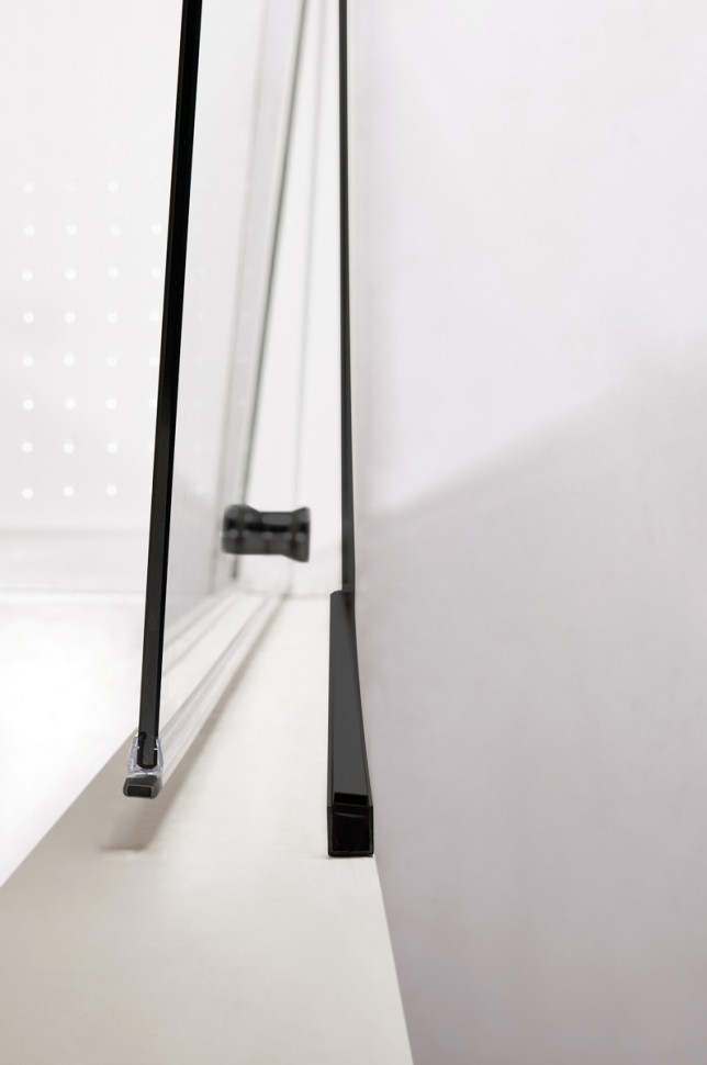 Душевая дверь CEZARES ECO-O-B-1-80-C-NERO