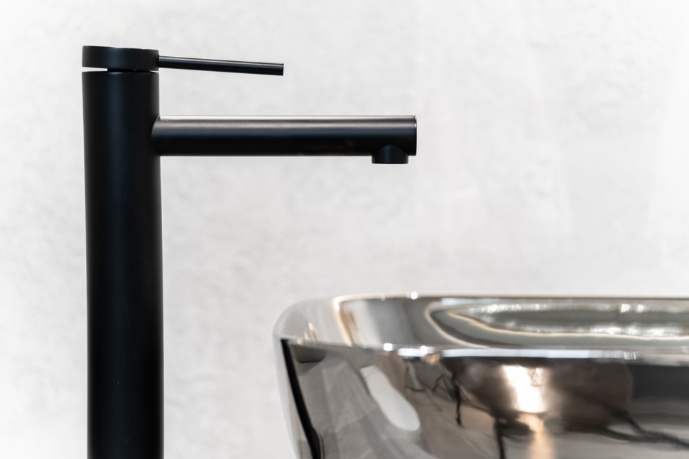 Смеситель ABBER Emotion AF8811B для накладной раковины, черный матовый