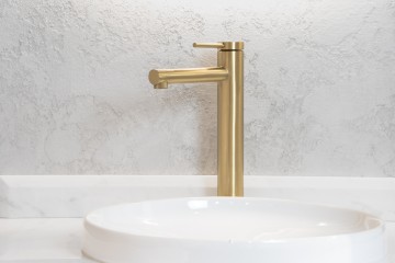 Смеситель ABBER Emotion AF8811G для накладной раковины, золото матовое