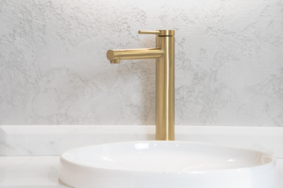 Смеситель ABBER Emotion AF8811G для накладной раковины, золото матовое